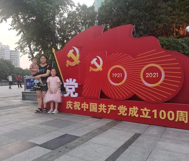 学以致用!医学生放假回家用解剖知识帮剔肉